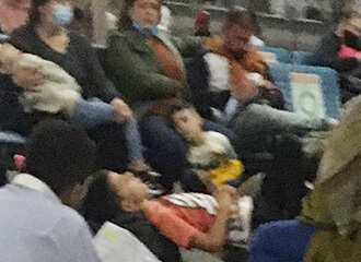 У Нацыянальным аэрапорце знаходзіцца каля 450 мігрантаў