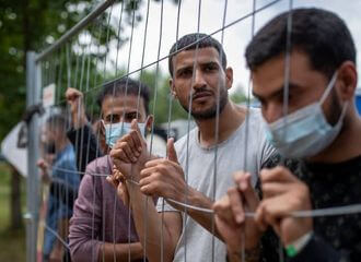 Migrants remaining in Belarus are planning to get to the EU through Russia