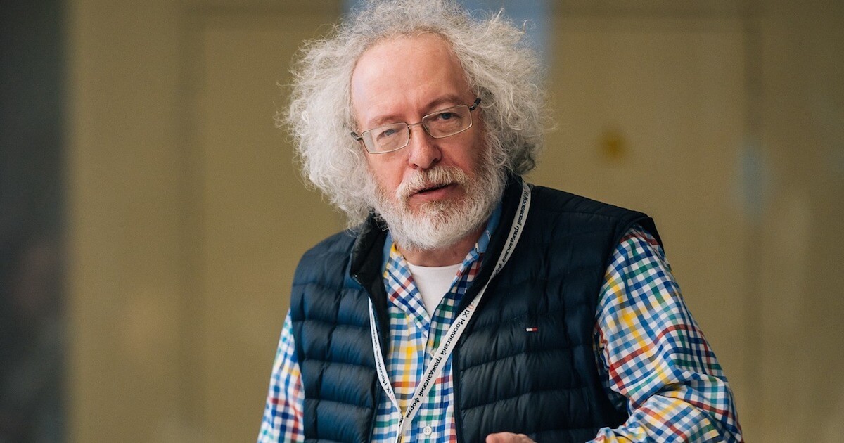 Аляксей Венядыктаў рыхтуецца да інтэрв’ю са Святланай Ціханоўскай на «Рэху Масквы»