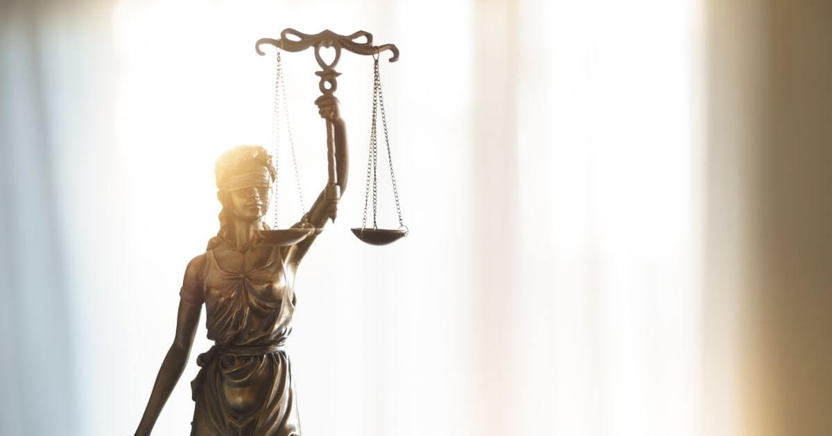 Пазоў аб адмене санкцый рыхтавалі юрысты фірмы «Dentons»