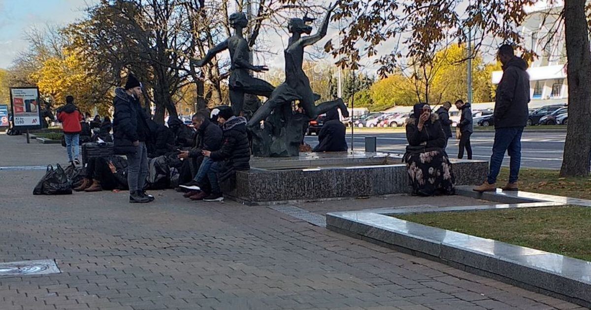 $2400 з Ірака да мяжы: мігранты распавялі, як едуць у ЕС праз Беларусь