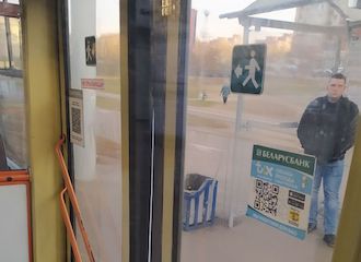 В Минске уничтожают объявления о необходимости носить маски