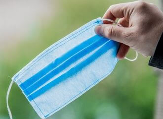 В Беларуси вводится обязательное ношение масок в общественных местах