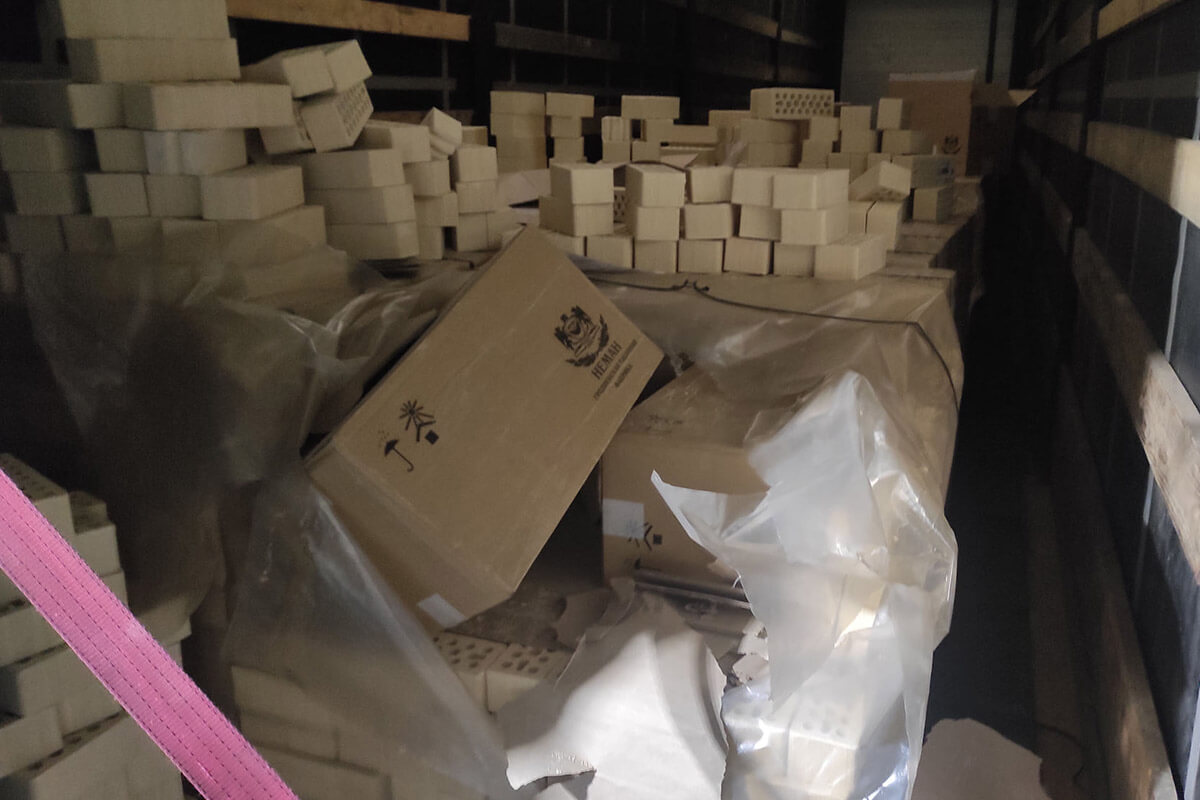 Lithuanian customs officers seized smuggled Belarusian cigarettes in a batch of concrete blocks
