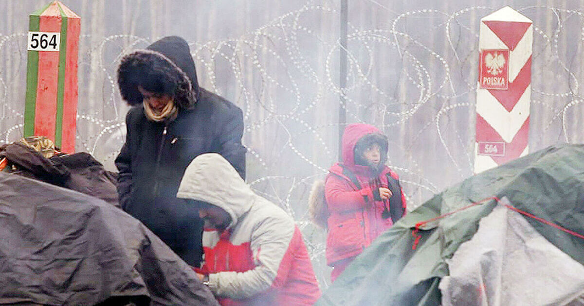 Lukashenka says that refugees continue to come