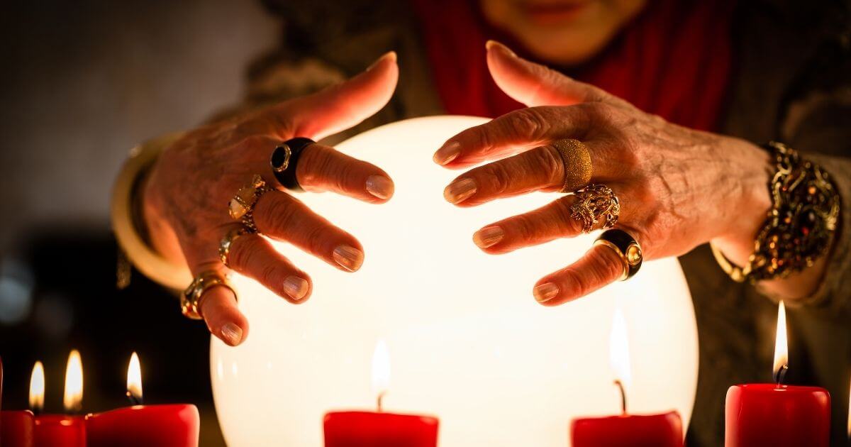 Доллар будет расти, а Тихановская не вернется в Беларусь: прогнозы читателей motolko.help на 2022 год