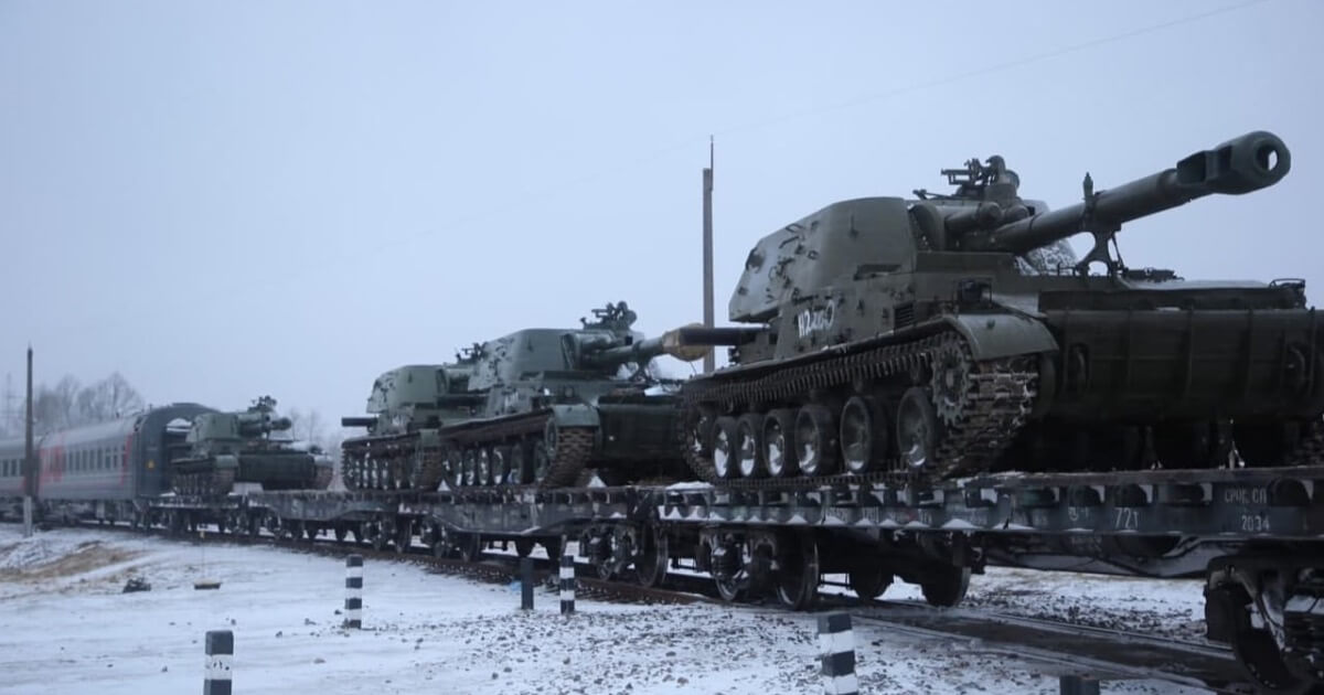 The Ministry of Defense showed Russian self-propelled artillery in Brest