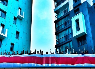 It’s all the HOA management’s fault, or Belarusian-style pick up