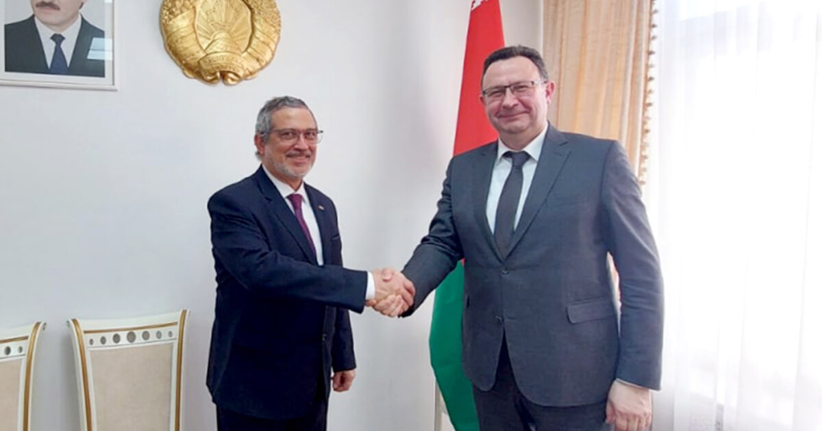 Minister of Health discussed with Cuban Ambassador cooperation in pharmaceutical industry