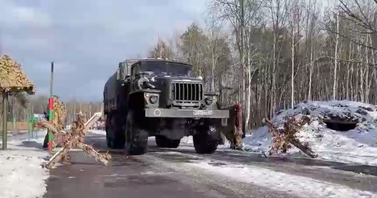The Ministry of Defense showed the field camp of the Russian military near Brest
