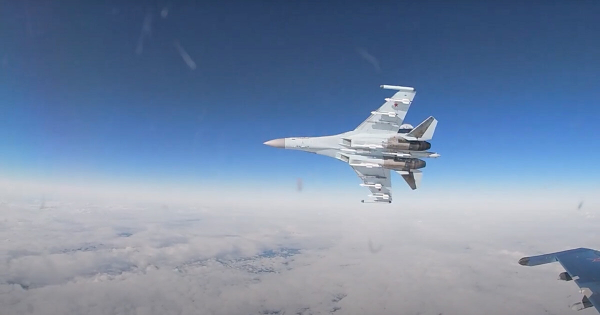 Russian fighter jets «intercepted» a Belarusian one during exercise