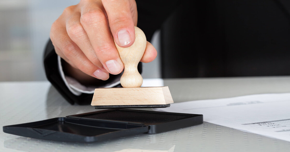 «Не поддерживается»: Минфин заявил, что не будет снижать стоимость апостиля