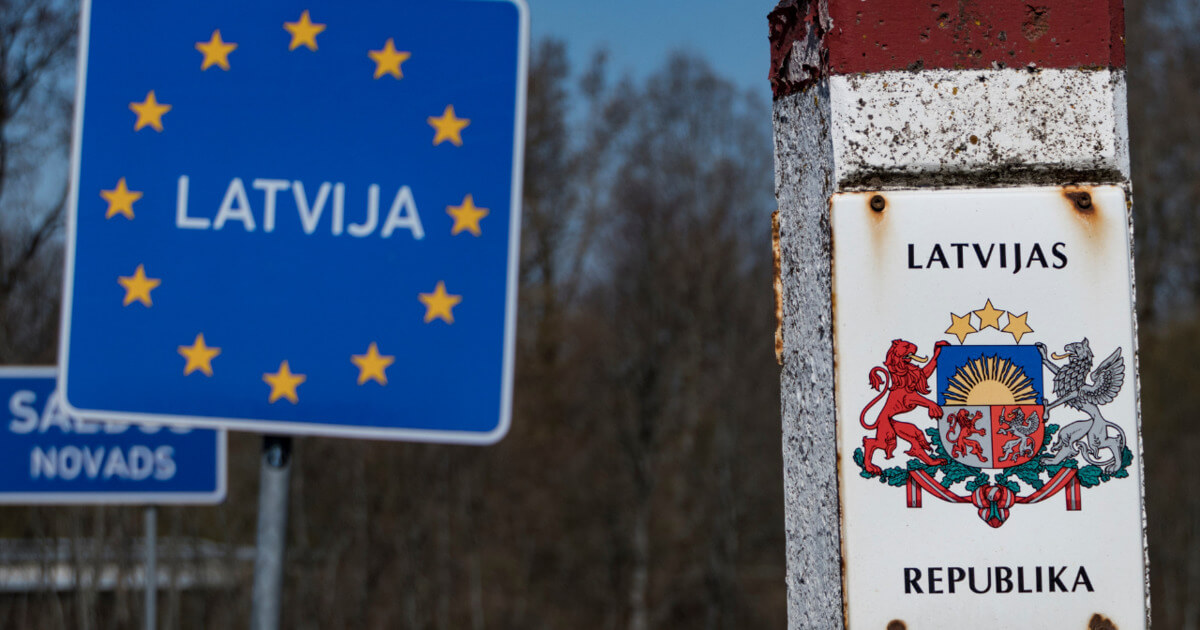 Латвия запрещает въезд в страну беларусам и русским, открыто поддерживающим российскую агрессию