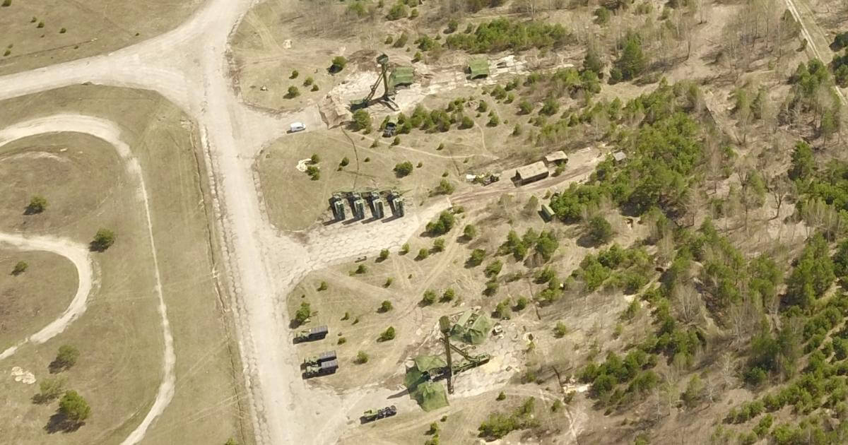 С-400, РЛС «48Я6 Подлёт» и ЗРПК «Панцирь». Войска РФ продолжают дислоцироваться на территории аэродрома в Зябровке