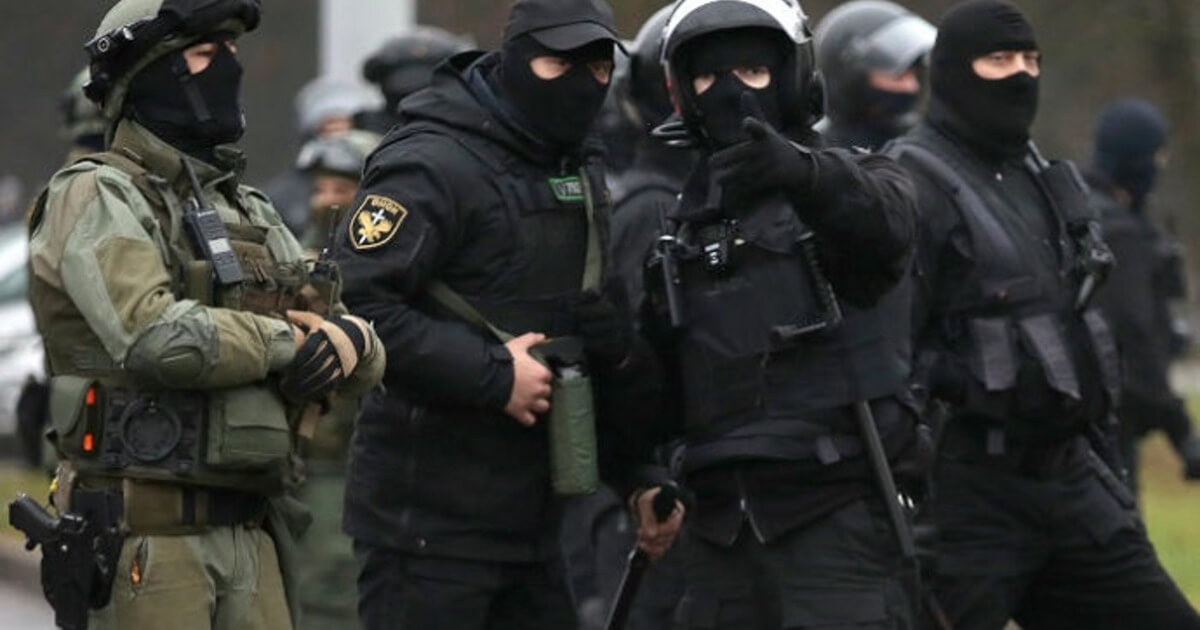 Внутренним войскам МВД собираются разрешить использовать боевое оружие против протестующих