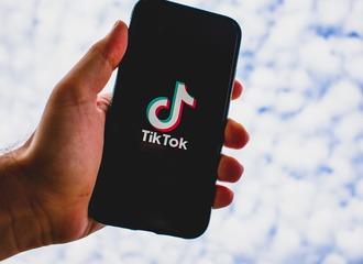 TikTok — главная соцсеть в Беларуси. Беларусы всё чаще пользуются Яндексом