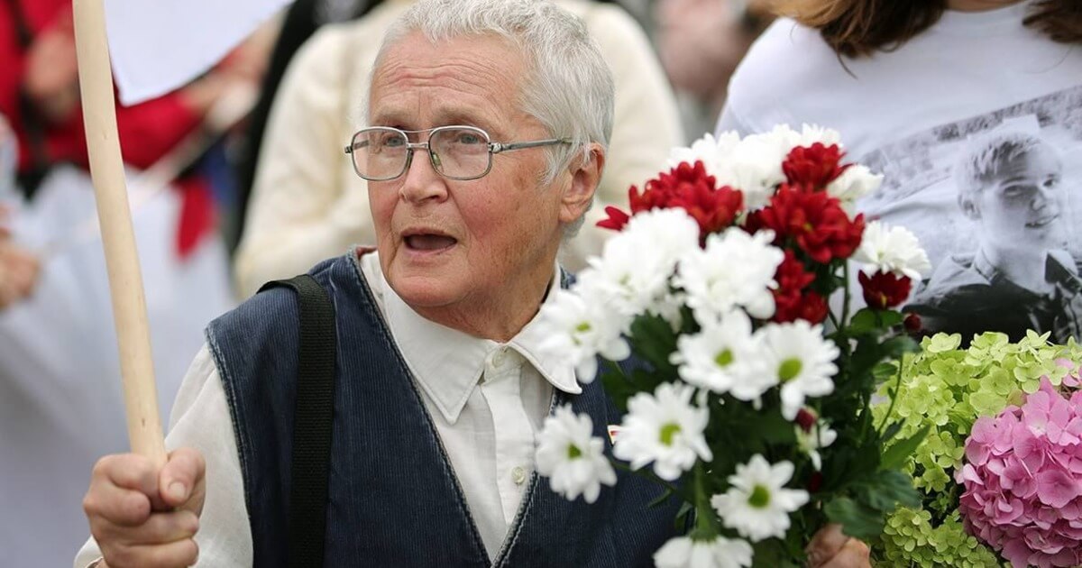 Перед прощанием со Станиславом Шушкевичем в Минске задержали Нину Багинскую