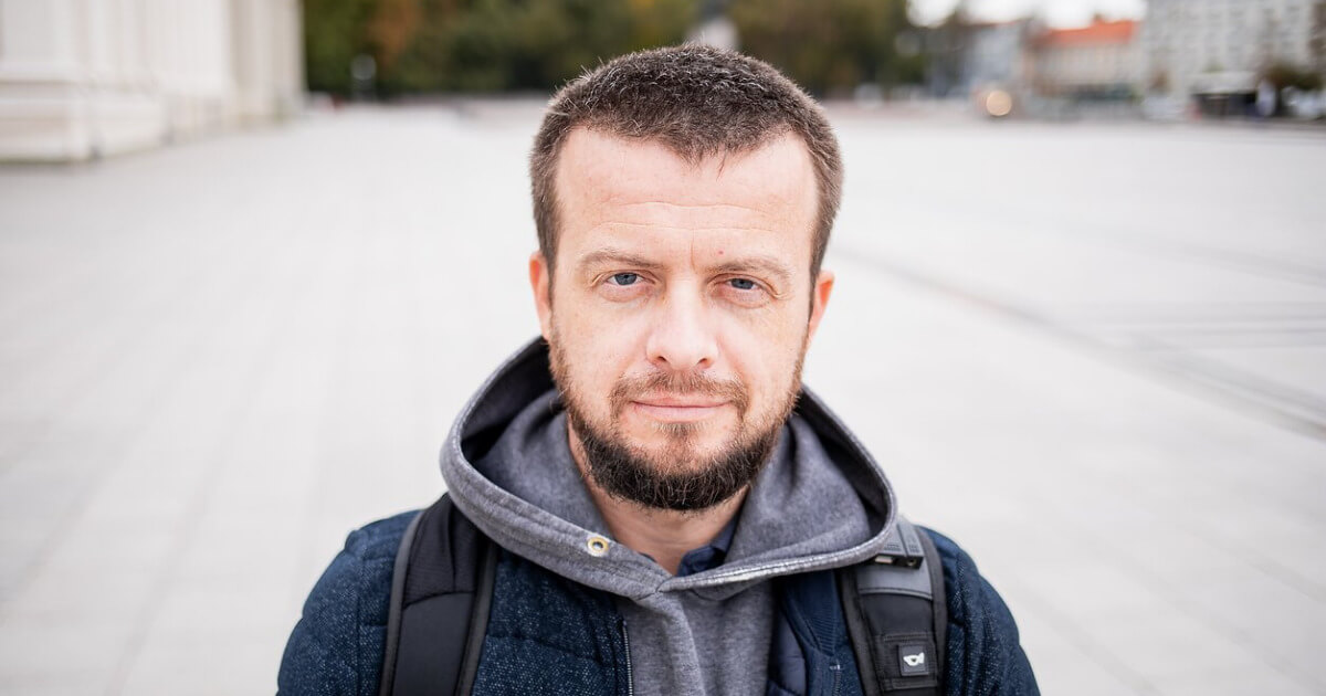 Андрей Паук попытался узнать, зачем разгромили его квартиру