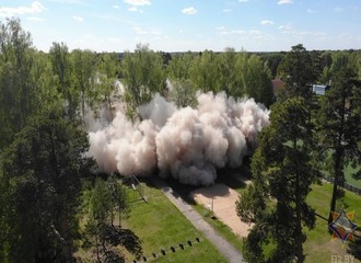В Новополоцке в рамках учений МЧС взорвано здание