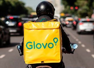 Сервис экспресс-доставки еды Glovo уходит из Беларуси