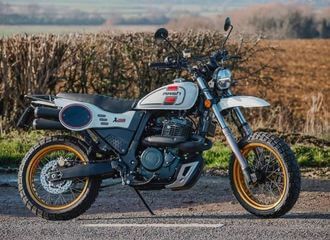 На Мотовелозаводе Лукашенко показали «беларусский» мотоцикл, который делают в Китае для французской компании