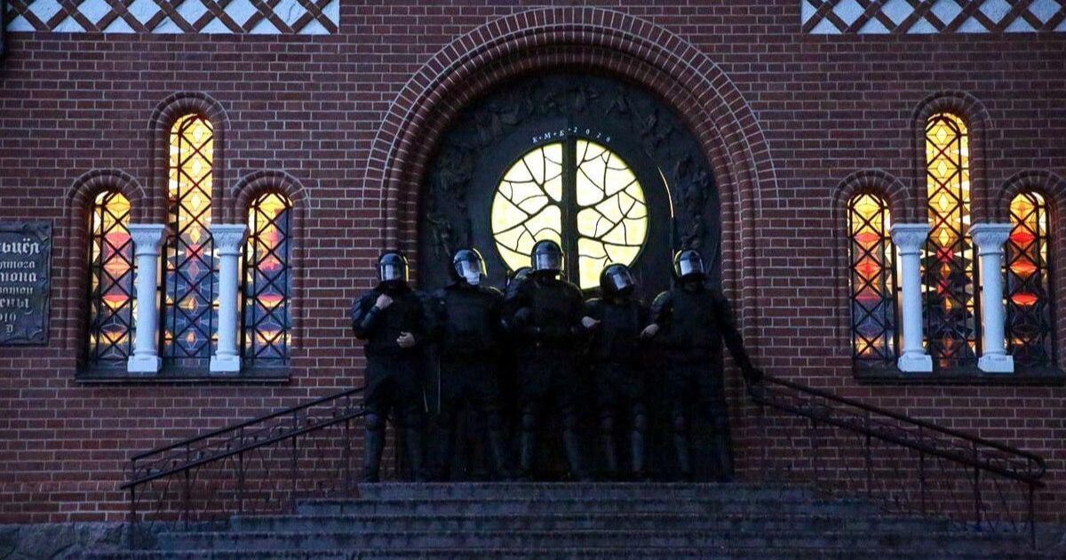 Дзіўны «пажар» у Чырвоным Касцёле ўначы 26 верасня: чулі выбух, прыехаў СК, забралі тэхніку