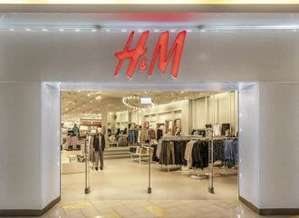 H&M сыходзіць з Беларусі. Крамы адкрыюць для распродажу рэшткаў