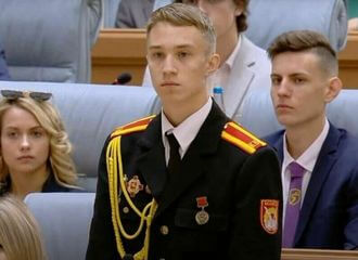 «Мы ўжо 2 гадзіны тут сядзім, слухаем гэтую лухту пра вайну»: Фідбек школьнікаў і студэнтаў пасля праслухоўвання шматгадзіннага «адкрытага ўрока» Лукашэнкі