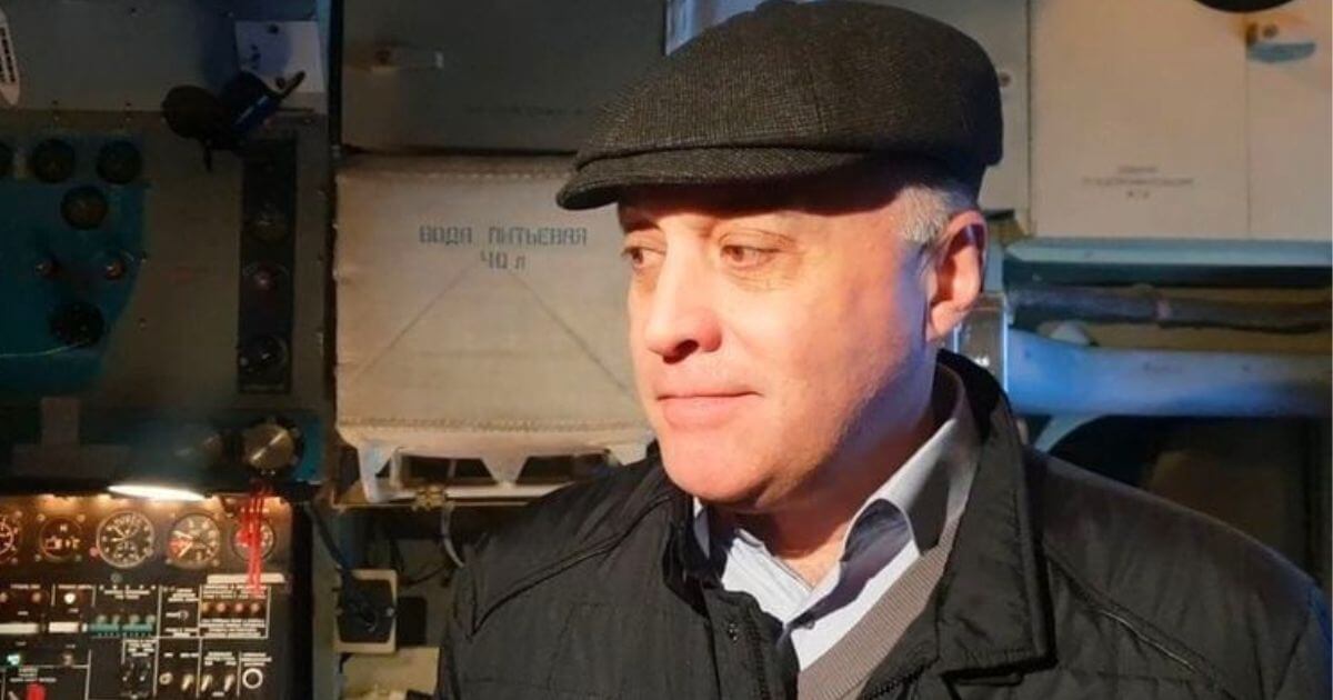 Макей, Хрэнін і Вольфовіч правялі 6 гадзін у самалёце, дзе ў якасці прыбіральні — вядро