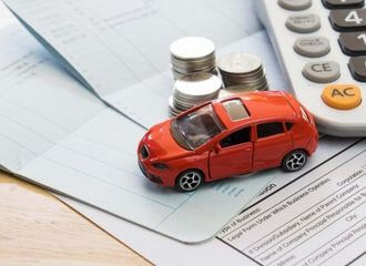 «Плаціць не стану пакуль не пачнуць «рукі выкручваць»: як беларусы ставяцца да транспартнага падатку?