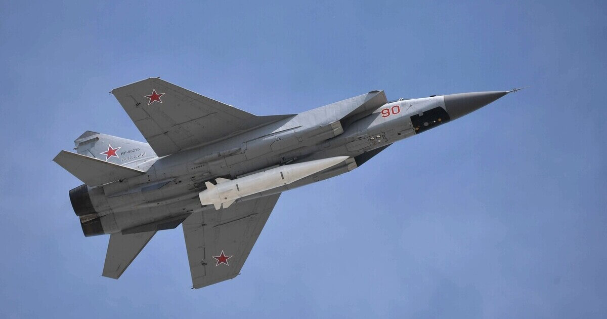 MiG-31K conducts training flights with Kinzhal missile