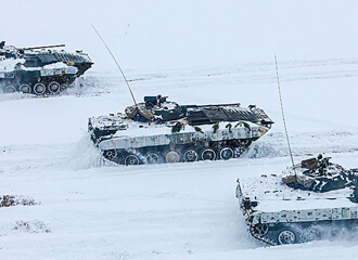 Ещё минимум 60 единиц техники ВС РФ переброшено в Беларусь: Уралы, БМП и бензовозы