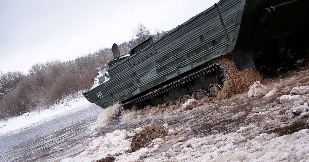 Фотафакт: Ваенныя ВС РБ пачалі абсталёўваць пераправу праз р. Бярэзіна