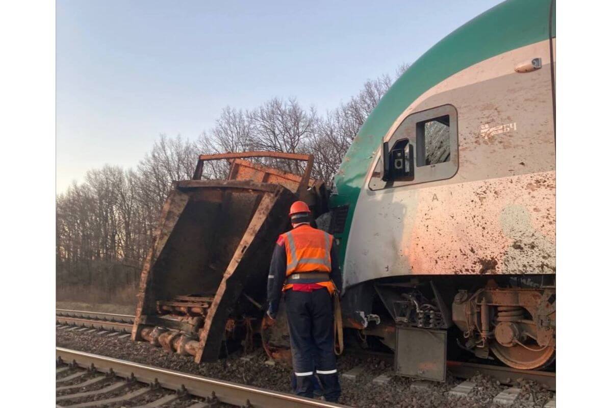 Polish train manufacturer refused to repair a train of the Belarusian Railways, which crashed into a trailer with manure
