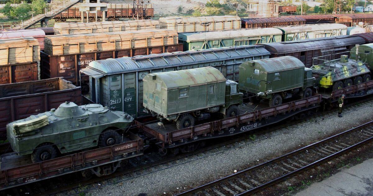 В Беларусь начали прибывать новые эшелоны с техникой и личным составом ВС РФ