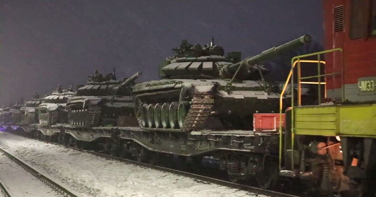В Беларусь из РФ перебросили ещё один эшелон с техникой и личным составом ВС РФ