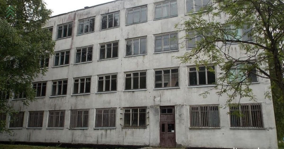 На аэродроме в Лунинце заканчивают модернизацию казарм для российских военных