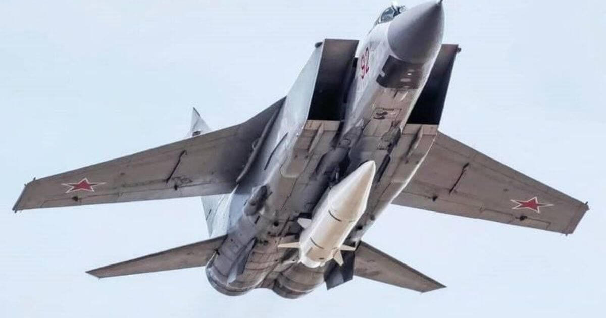 У МиГ-31К над Молодечно загорелся двигатель: местные жители слышали взрыв