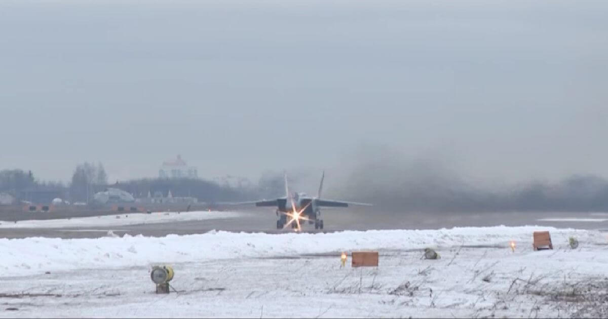 МиГ-31К ВКС РФ сегодня взлетали с ракетами «Кинжал»