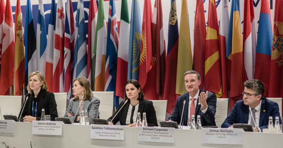 Карпентер: США обеспокоены отрицанием беларусской государственности со стороны России