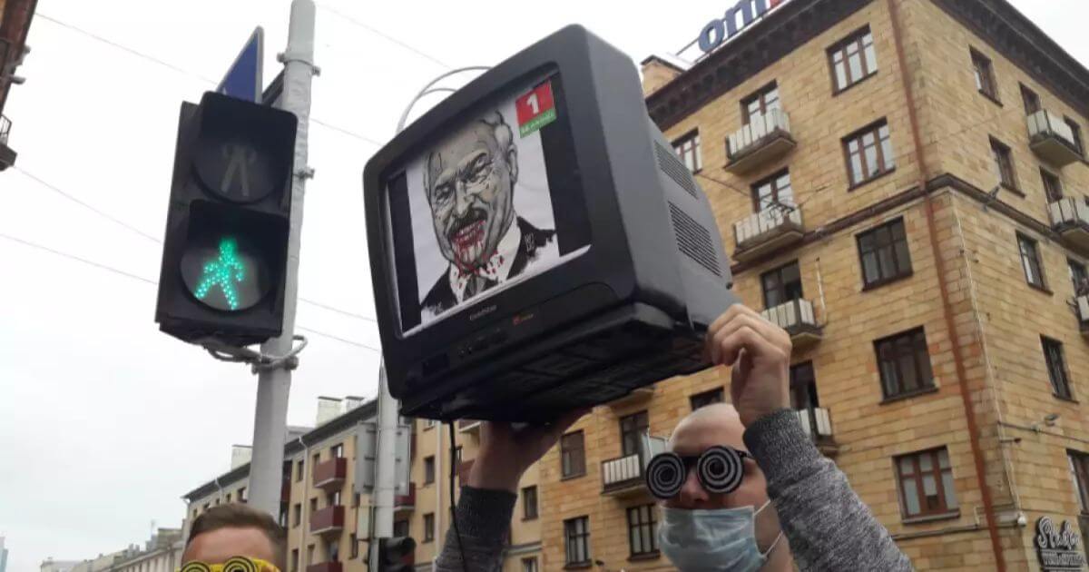 Путин приказал прекратить огонь в Украине на время православного Рождества. Как отреагировала беларусская пропаганда?