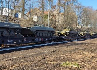 В Жабинке замечен состав с военной техникой