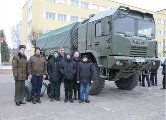 У 841-ю групу артылерыі паступілі новыя грузавікі сямейства МЗКЦ-600100?