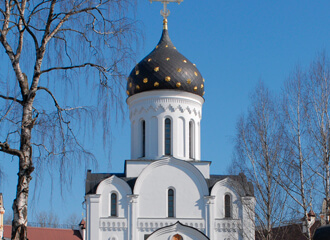 Праводзяць «Несмяротны полк» і дапамагаюць УС РФ: 5 фактаў пра Свята-Елісавецінскі манастыр, куды Лукашэнка паедзе на Каляды