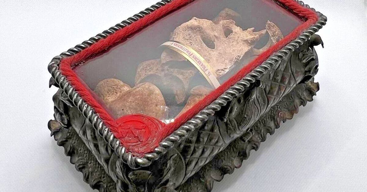 На Ebay продаются мощи Евфросинии Полоцкой или дочери Рогволода