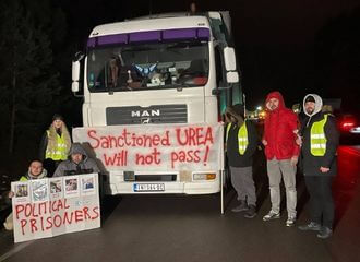 Сегодня ночью на беларусско-литовской границе беларусские активисты задержали две фуры с подсанкционными удобрениями