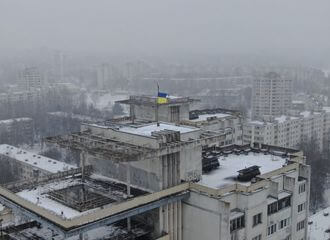 Беларусы подняли флаг Украины в знак солидарности с украинским народом в Минске