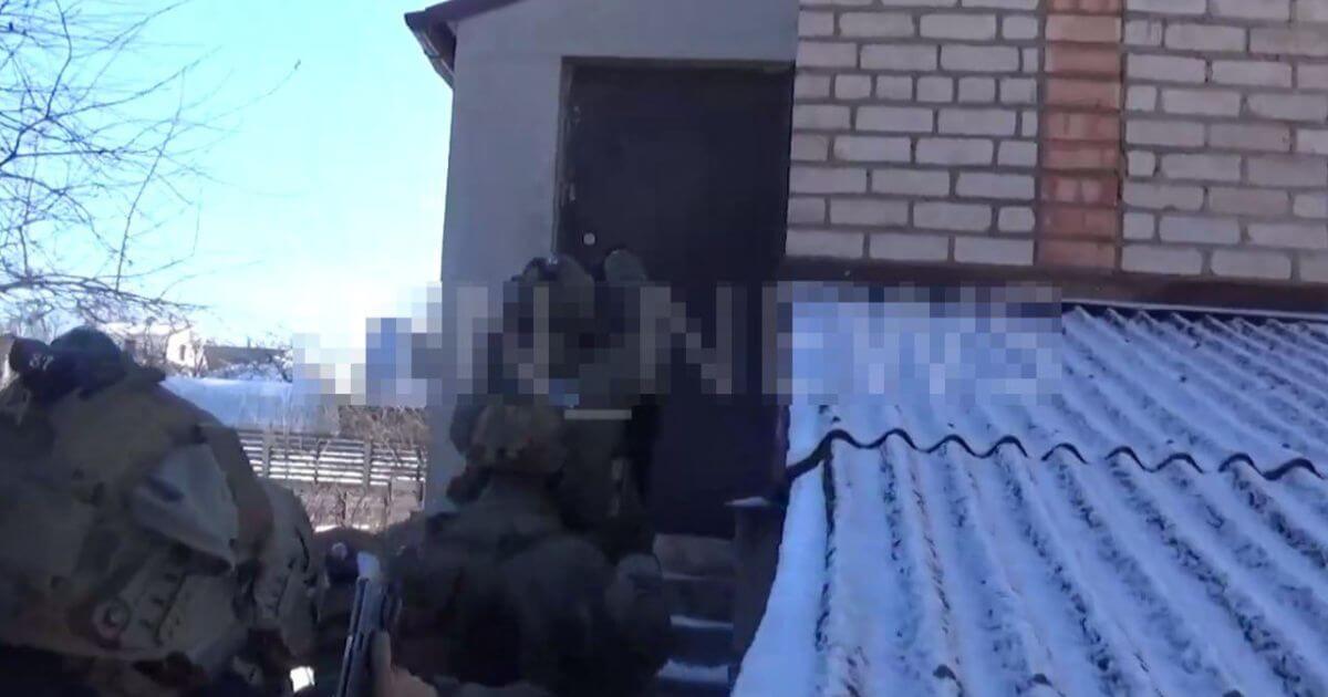 На видео с задержанием «террориста» фигурирует дом другого человека