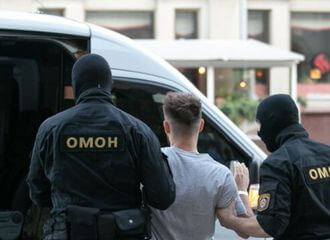 Силовики патрулируют пр. Независимости и дежурят в штатском в метро