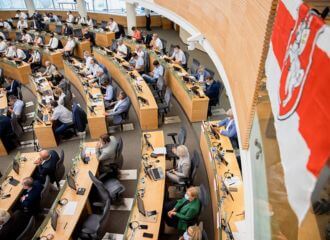 Сейм Літвы працягнуў абмежаванні для беларусаў і расіян, і там няма абмежаванняў на выезд у Беларусь